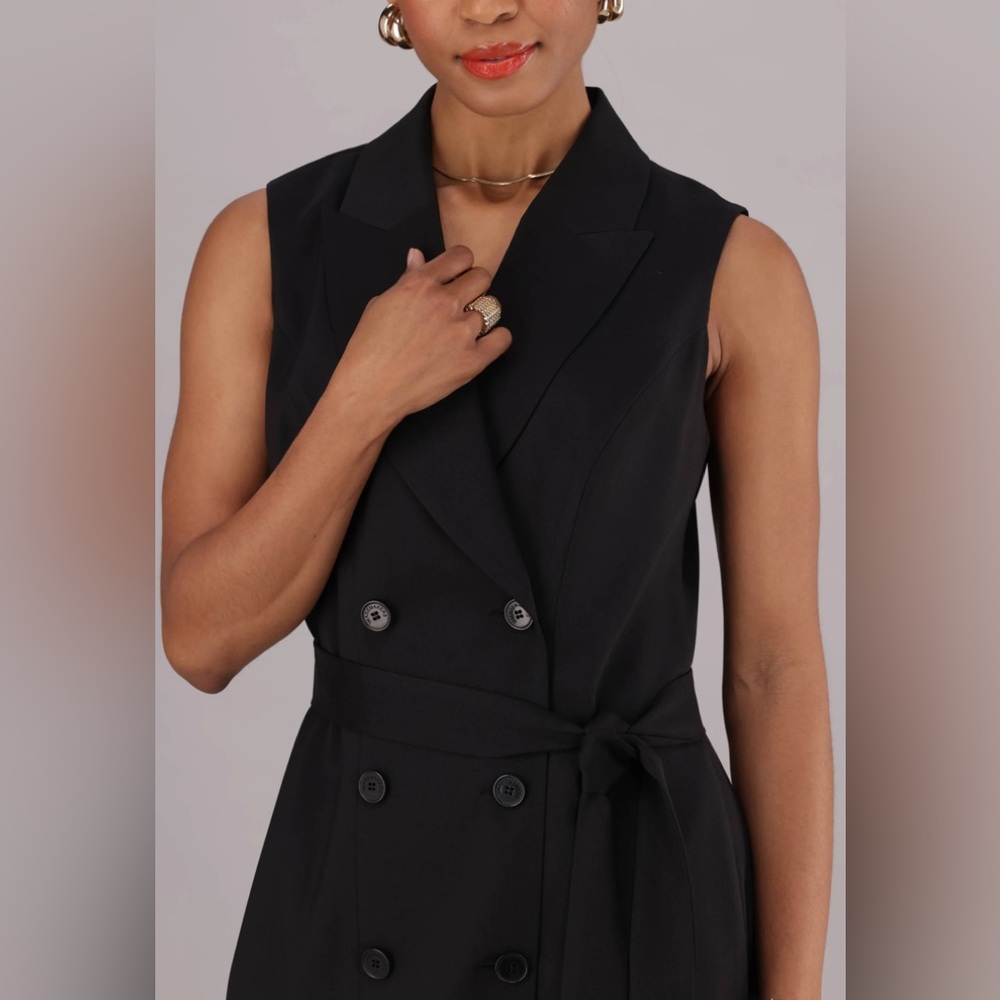 Simply Vera Vera Wang Textured Black vest, size medium